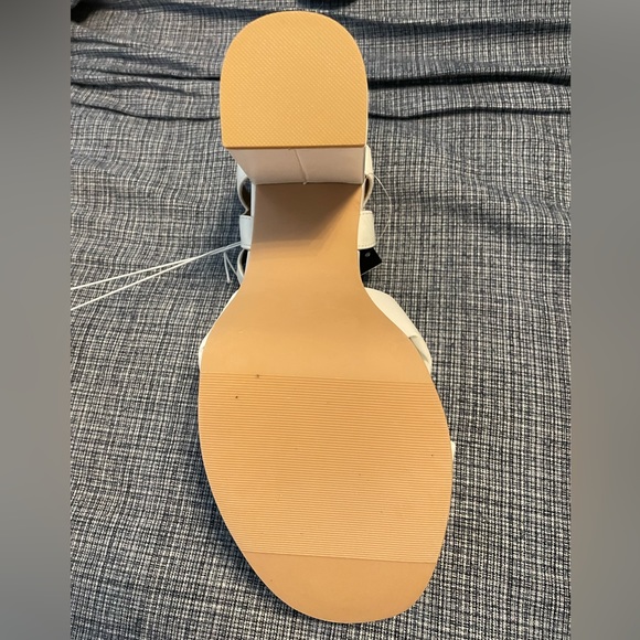 Torrid white soft-knot platform shoes - Picture 4 of 5